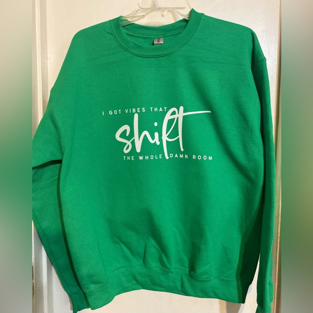 Sz Medium Sweater